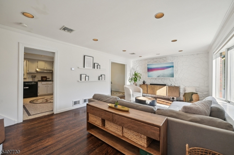 63 Hemlock Road Little Falls, NJ 07424 - Photo 6 of 29