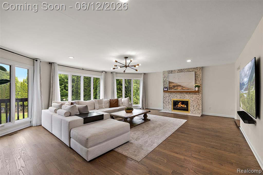 1966 Mapleridge Road Rochester Hills, MI 48309 - Photo 4 of 40