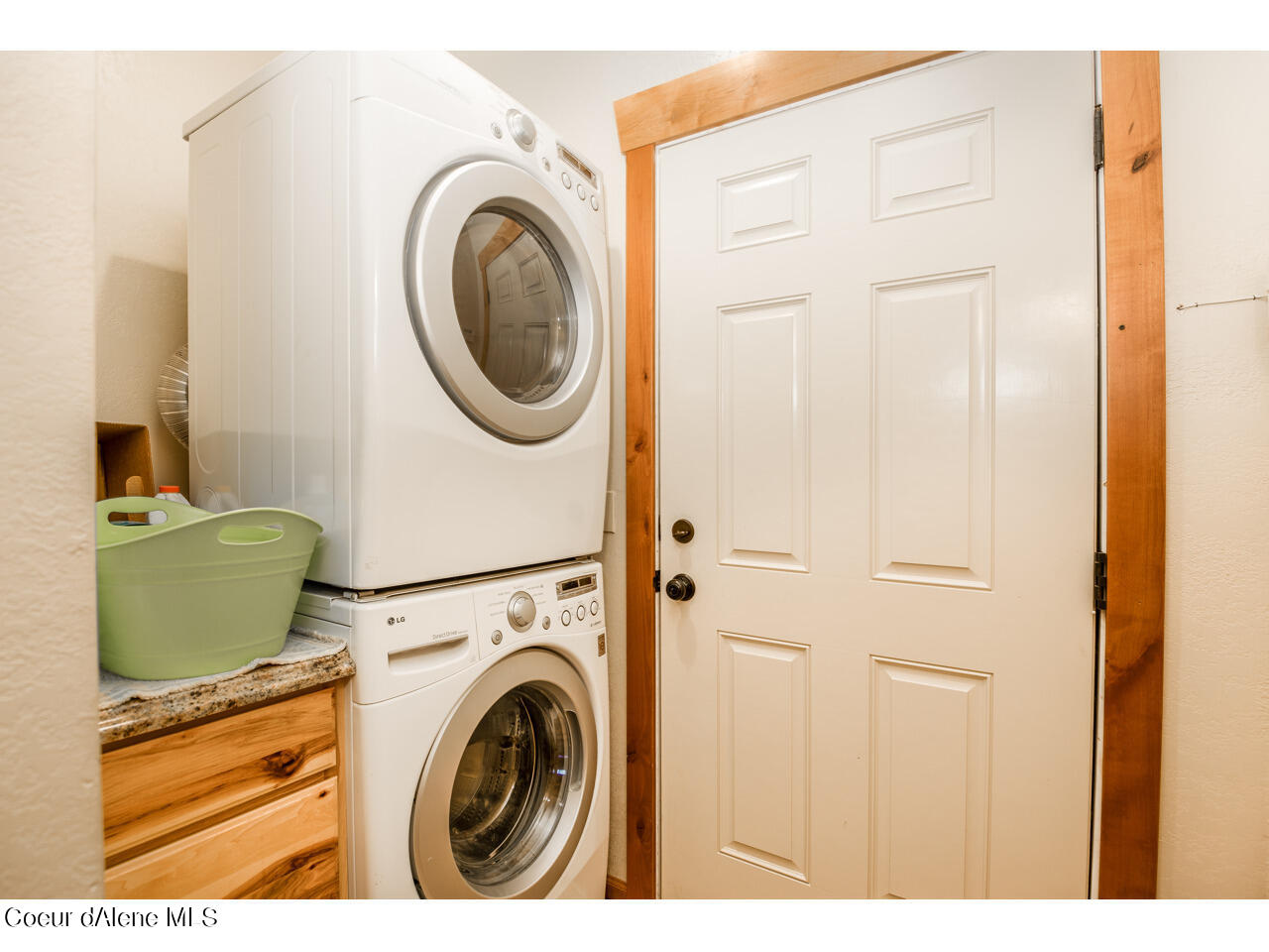 762 Geenen Road Cocolalla, ID 83813 - Photo 21 of 42 26-Laundry