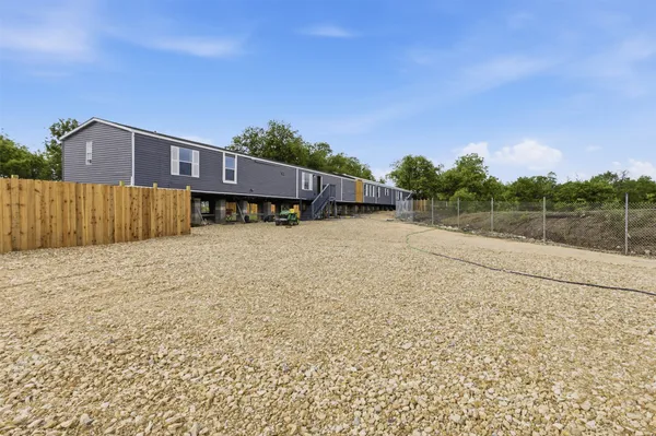 $2,095 | 376 Rae Lane, Unit A, Jarrell, TX 76537