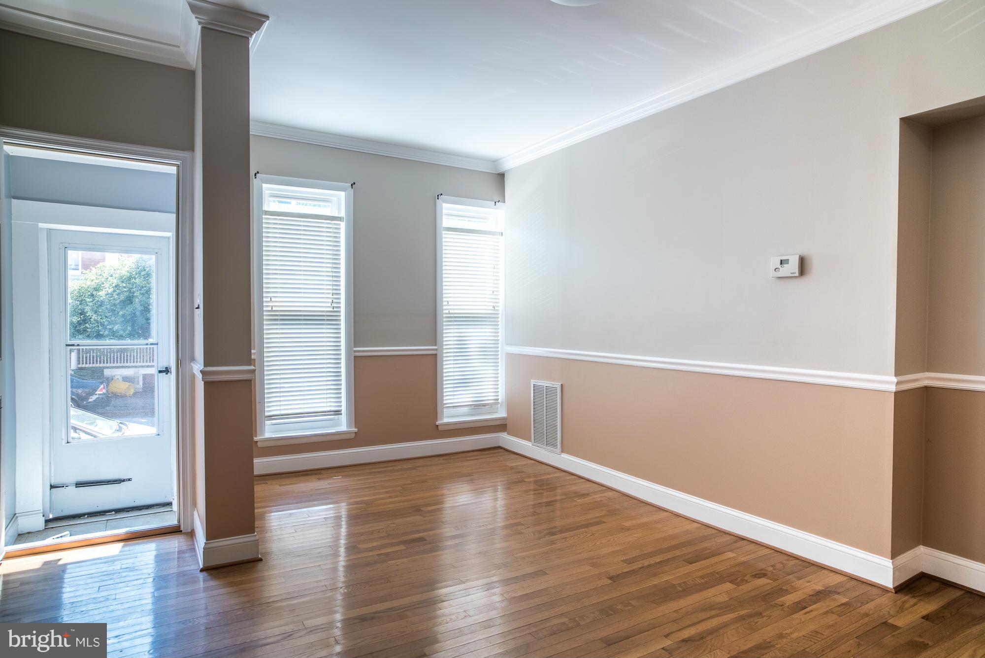 3036 Keswick Road Baltimore, MD 21211 - Photo 2 of 21 Living Room