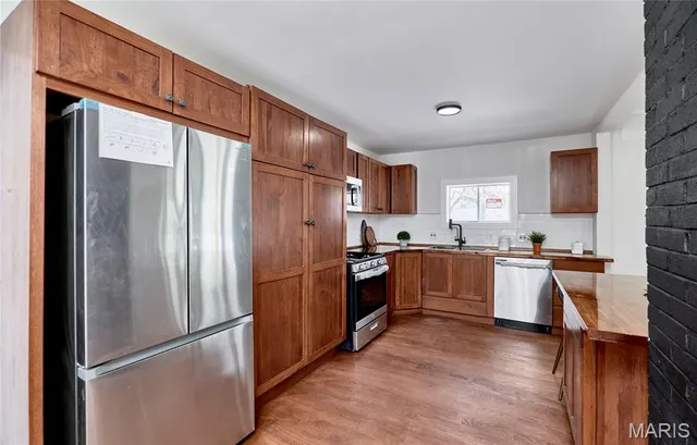 $369,900 | 1015 Dingledine Road, St. Charles, MO 63304