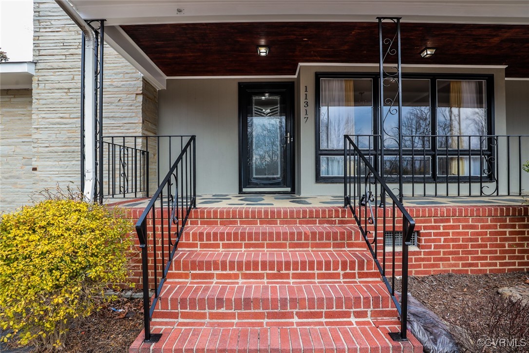 11317 Canterbury Road Chester, VA 23831 - Photo 4 of 50 Gallery Image 4