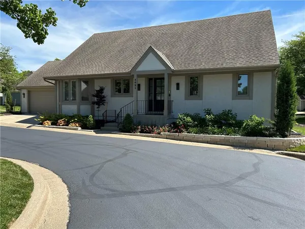 $599,950 | 4621 West 89th Street, Prairie Village, KS 66207