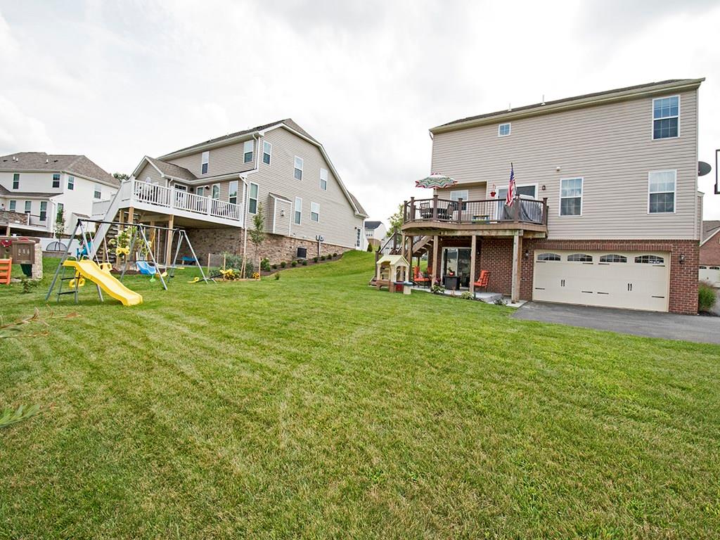 2023 Eagle Ridge Drive Valencia, PA 16059 - Photo 14 of 15 Flat and private back yard.