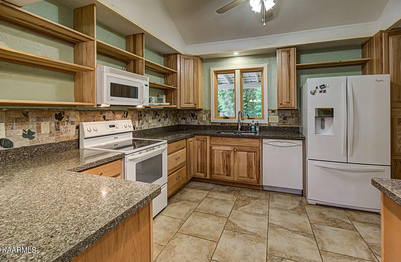 5041 Mathis Branch Road Cosby, TN 37722 - Photo 9 of 43 Gallery Image 9