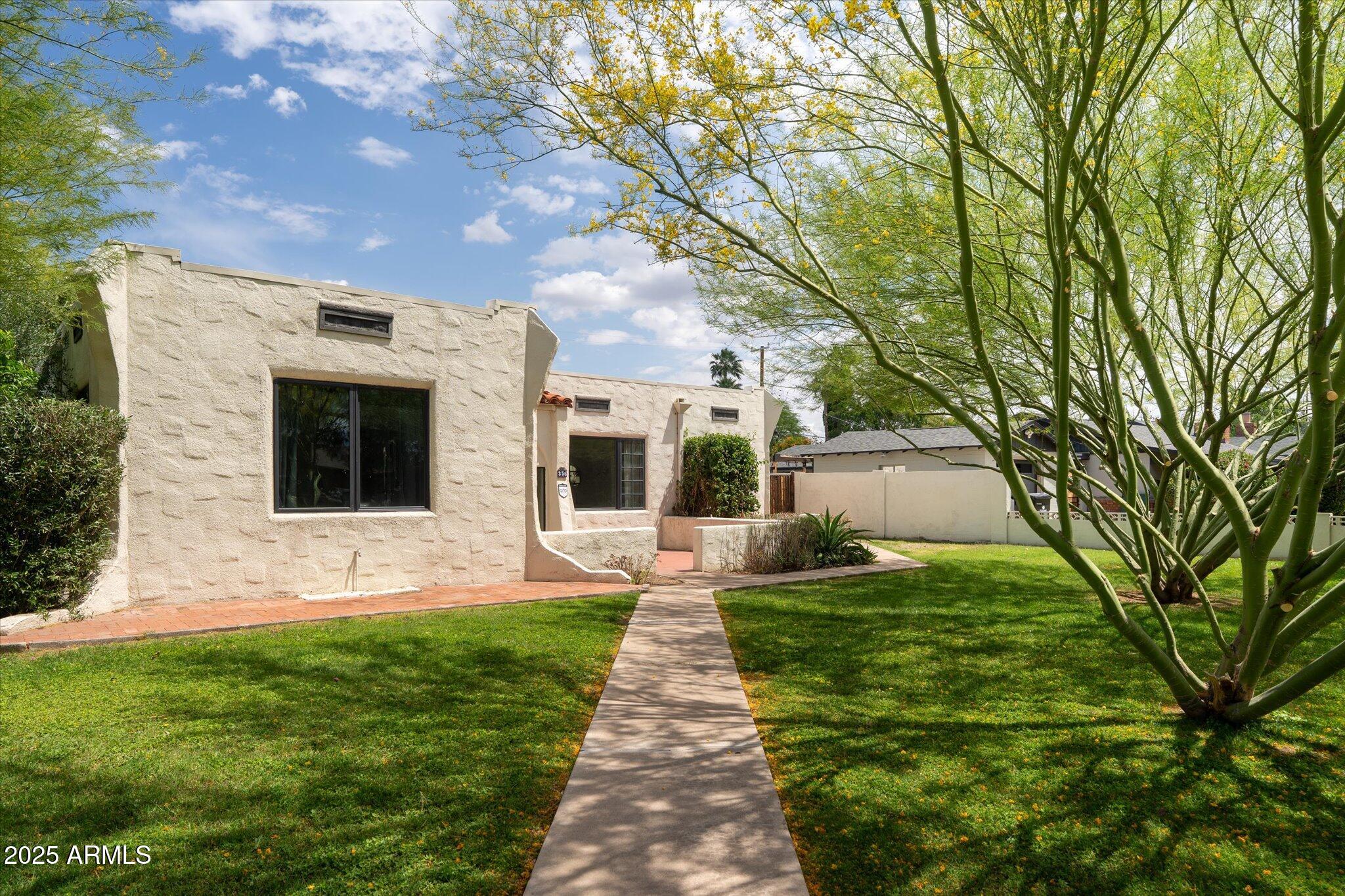 356 West Roma Avenue Phoenix, AZ 85013 - Photo 4 of 60 Front