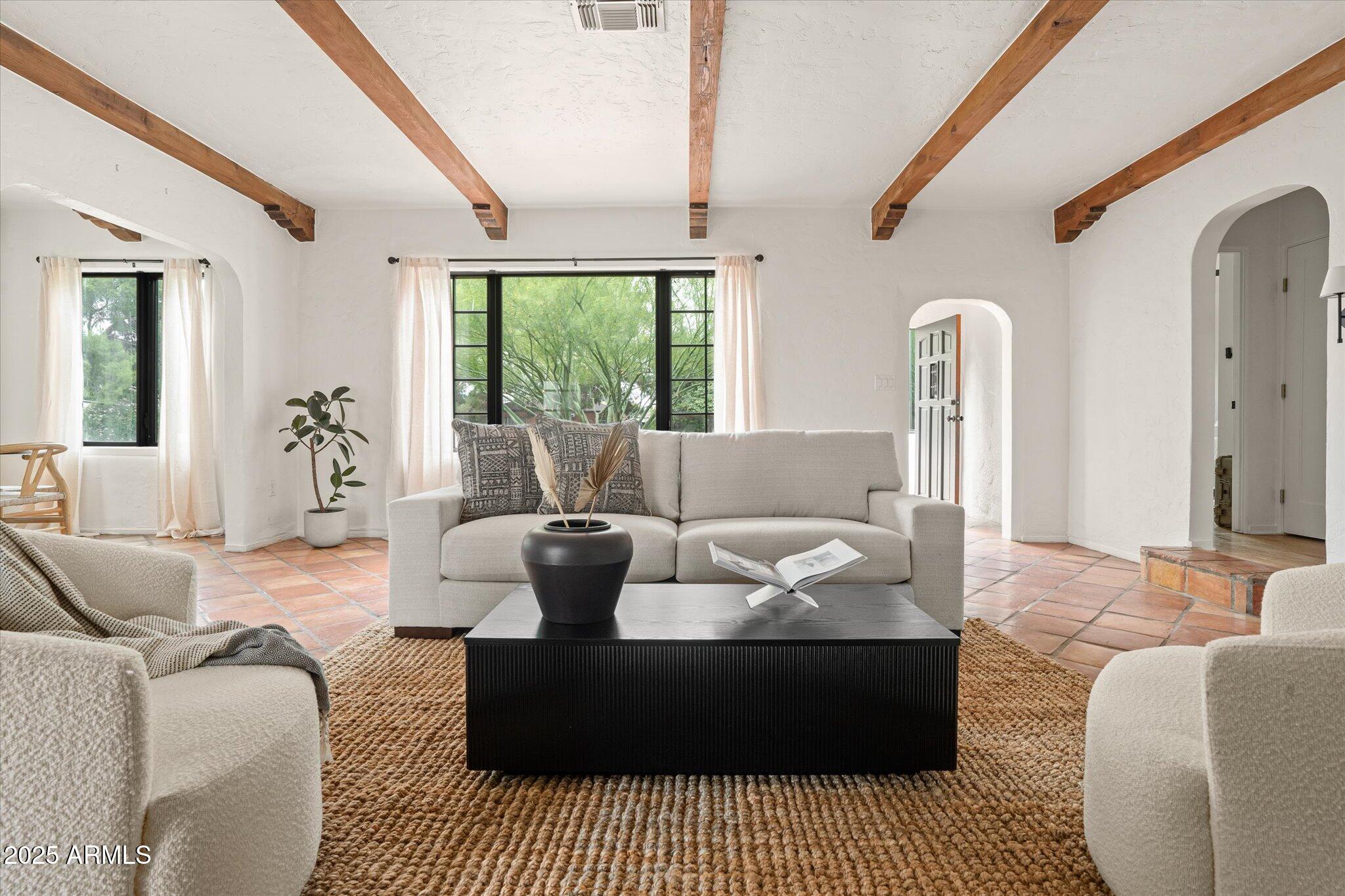 356 West Roma Avenue Phoenix, AZ 85013 - Photo 8 of 60 Living Room