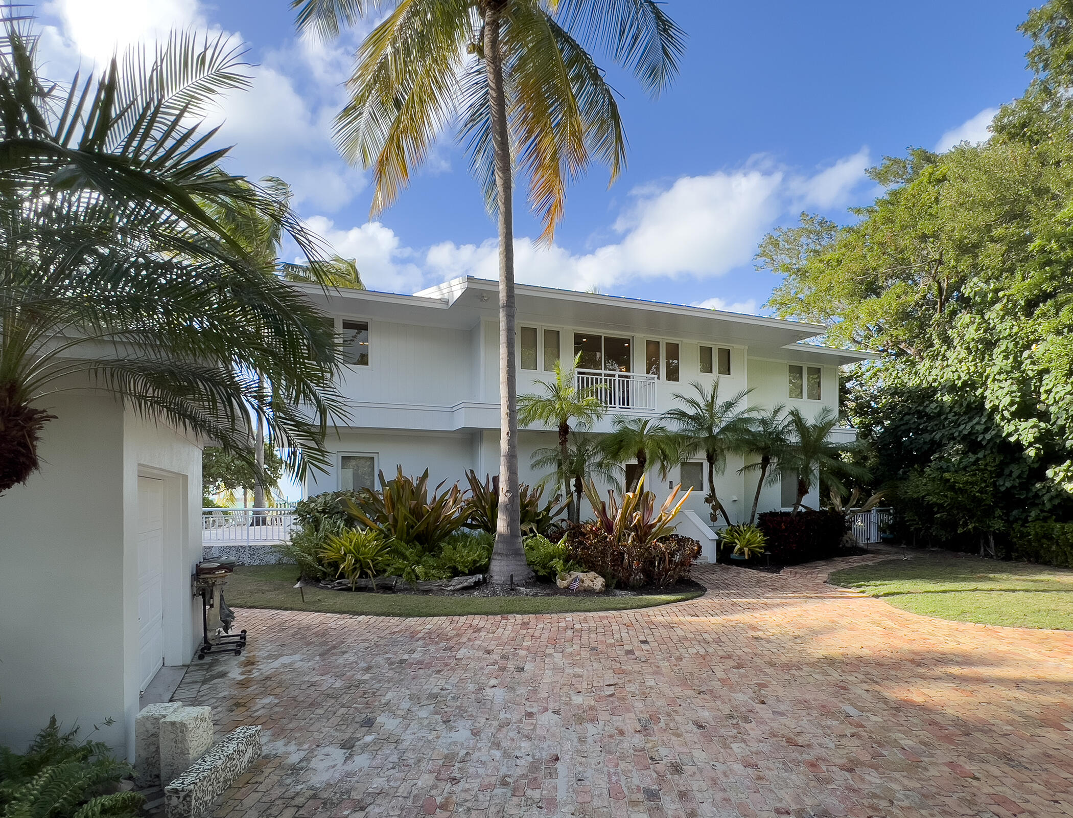 58 Sunset Road Key Largo, FL 33037 - Photo 19 of 25 Front view with garage