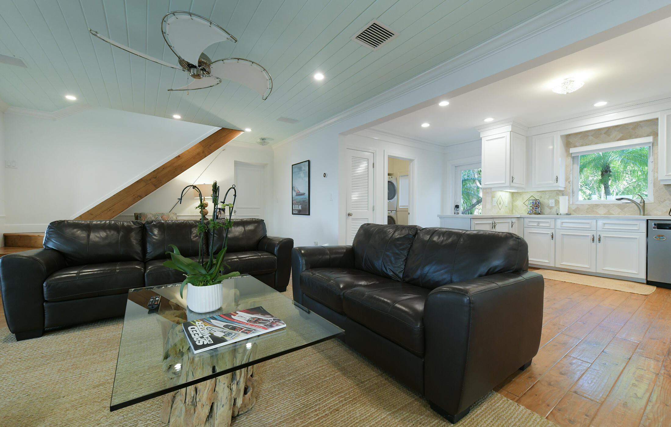 58 Sunset Road Key Largo, FL 33037 - Photo 6 of 25 Main living area