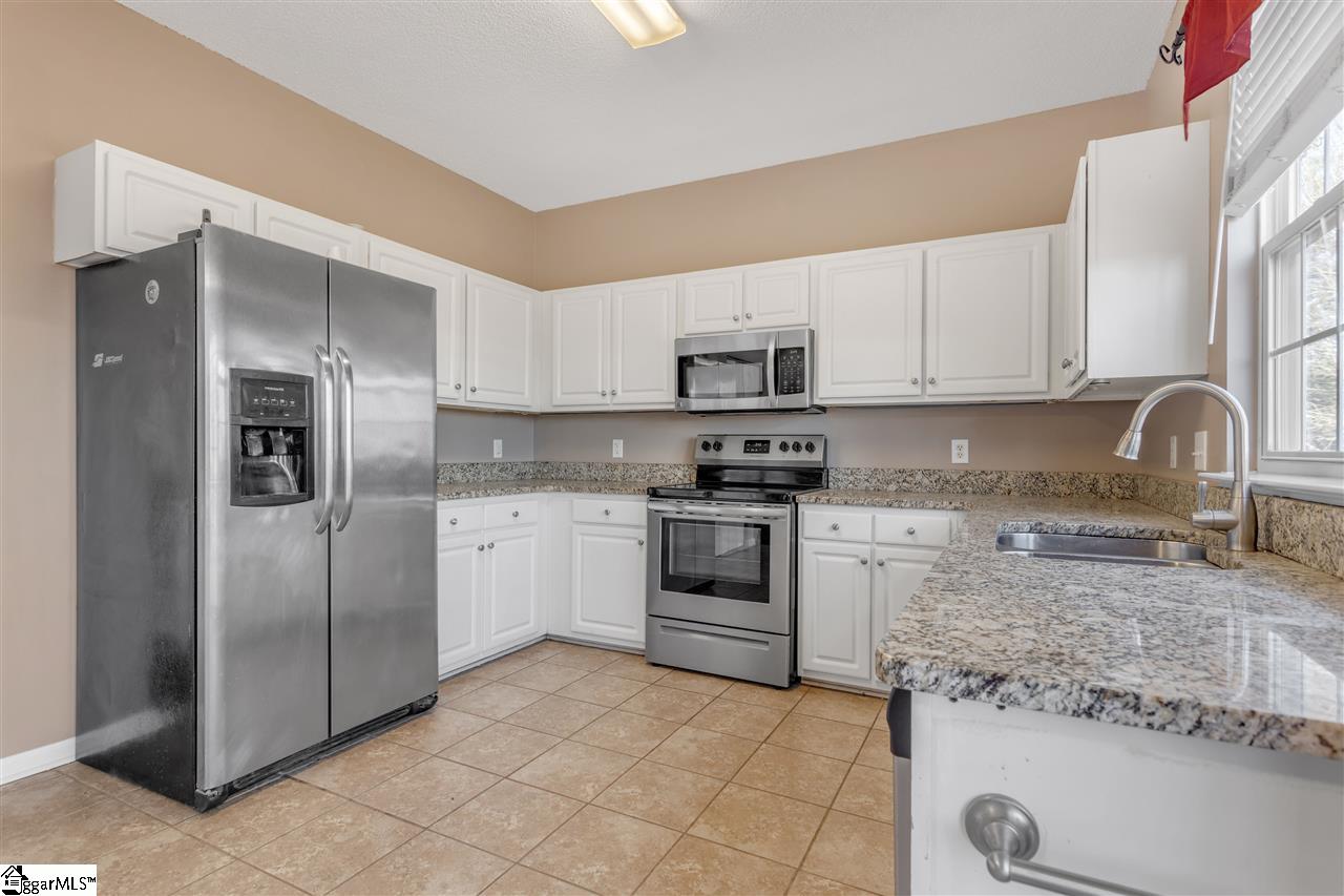 310 Valhalla Lane Simpsonville, SC 29681 - Photo 5 of 18 Gallery Image 5