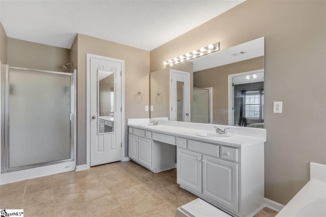 310 Valhalla Lane Simpsonville, SC 29681 - Photo 10 of 18 Gallery Image 10