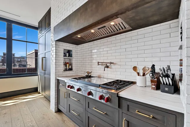 $2,590,000 | 1109 West Washington Boulevard, Unit 5C, Chicago, IL 60607