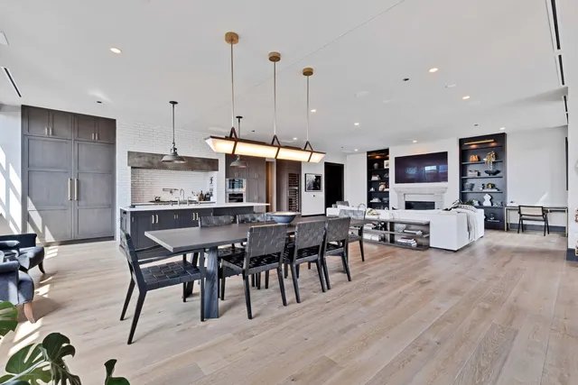 $2,590,000 | 1109 West Washington Boulevard, Unit 5C, Chicago, IL 60607