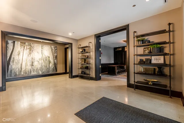 $2,590,000 | 1109 West Washington Boulevard, Unit 5C, Chicago, IL 60607