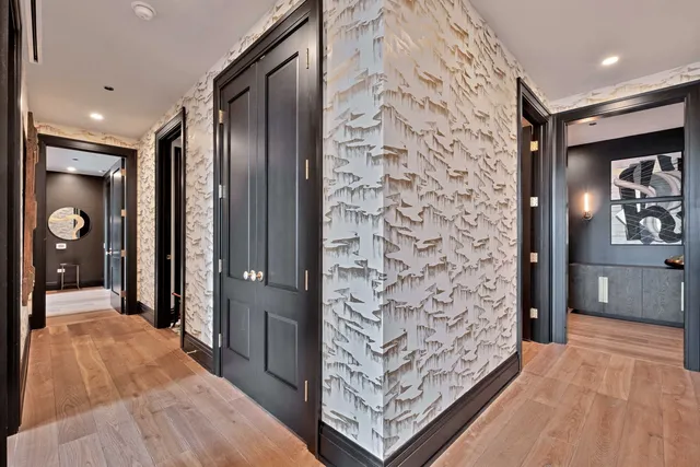 $2,590,000 | 1109 West Washington Boulevard, Unit 5C, Chicago, IL 60607