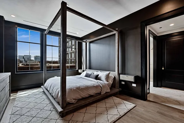 $2,590,000 | 1109 West Washington Boulevard, Unit 5C, Chicago, IL 60607