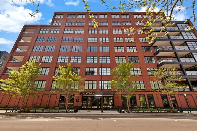 $2,590,000 | 1109 West Washington Boulevard, Unit 5C, Chicago, IL 60607