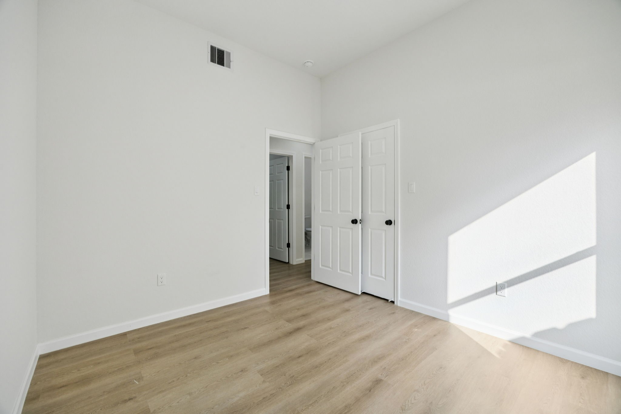 301 Cartersville Street, Unit B Houston, TX 77029 - Photo 10 of 23 a view of an empty room