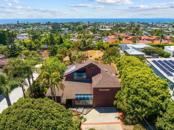 $4,400,000 | 1042 Hymettus Avenue, Encinitas, CA 92024