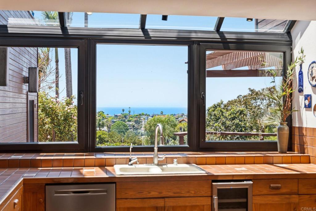1042 Hymettus Avenue Encinitas, CA 92024 - Photo 16 of 51