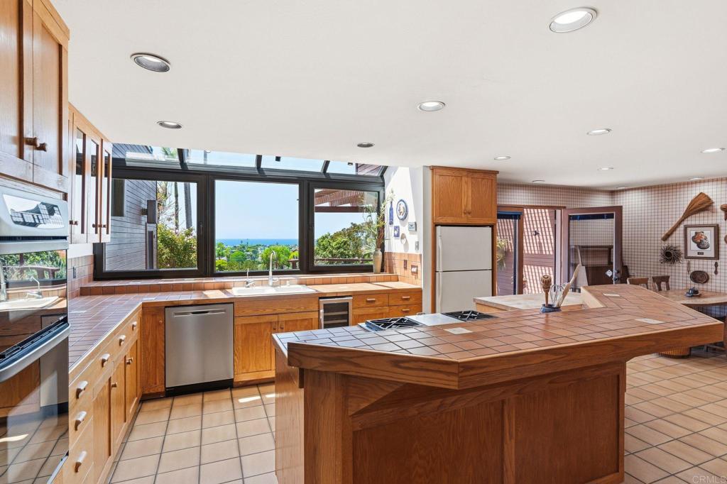 1042 Hymettus Avenue Encinitas, CA 92024 - Photo 18 of 51