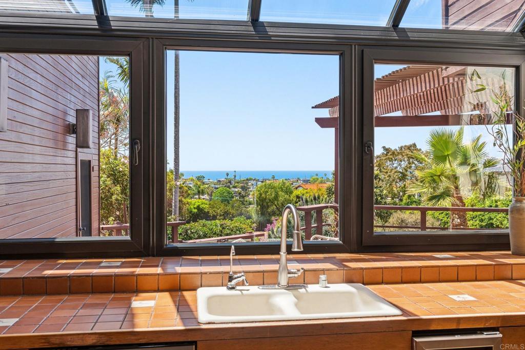 1042 Hymettus Avenue Encinitas, CA 92024 - Photo 3 of 51