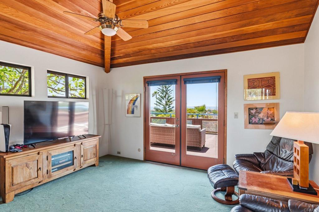 1042 Hymettus Avenue Encinitas, CA 92024 - Photo 32 of 51