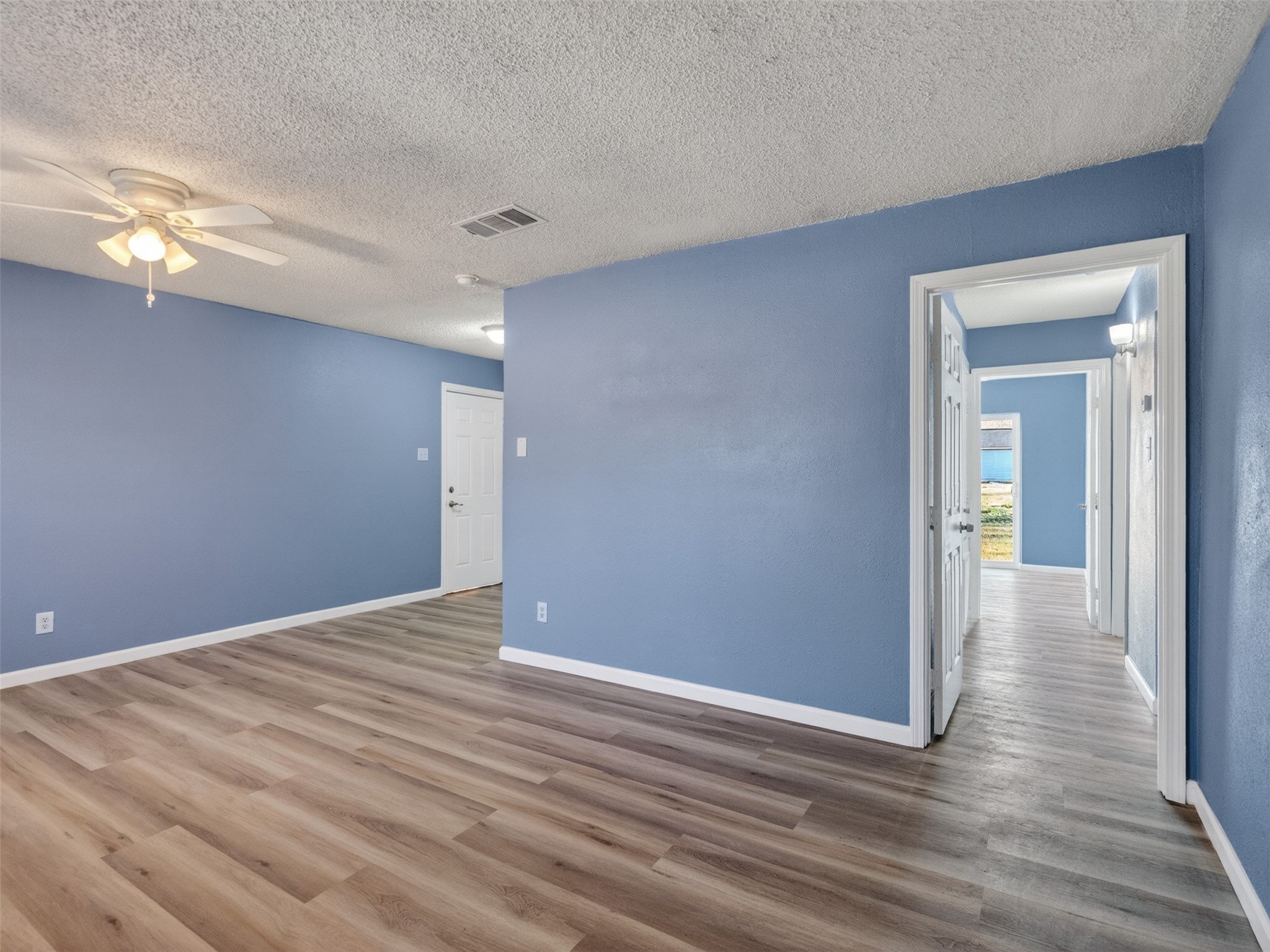 2613 Timber Drive Dickinson, TX 77539 - Photo 2 of 29
