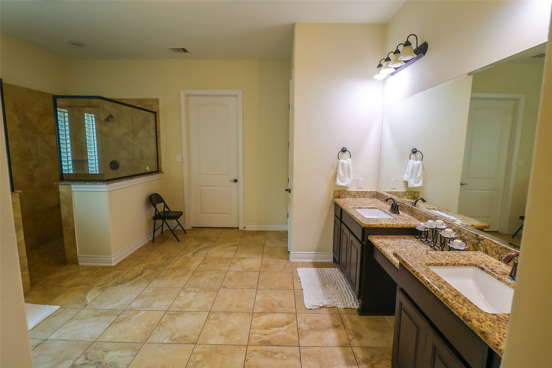 2406 Barclay Lake Lane Spring, TX 77388 - Photo 20 of 50 a bathroom with a sink and a mirror