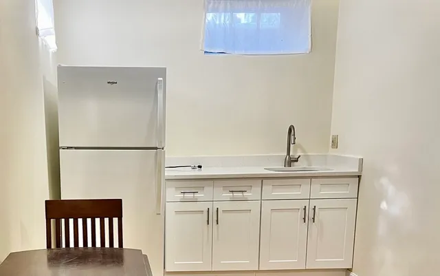 $1,769 | 46 Central Street, Unit B1, Newton, MA 02466