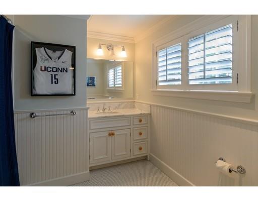 27 Livingston Road Wellesley, MA 02482 - Photo 21 of 30