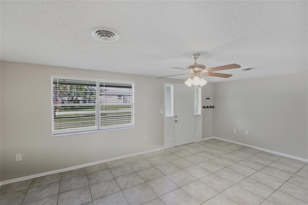 101 Oberlin Road Venice, FL 34293 - Photo 6 of 27