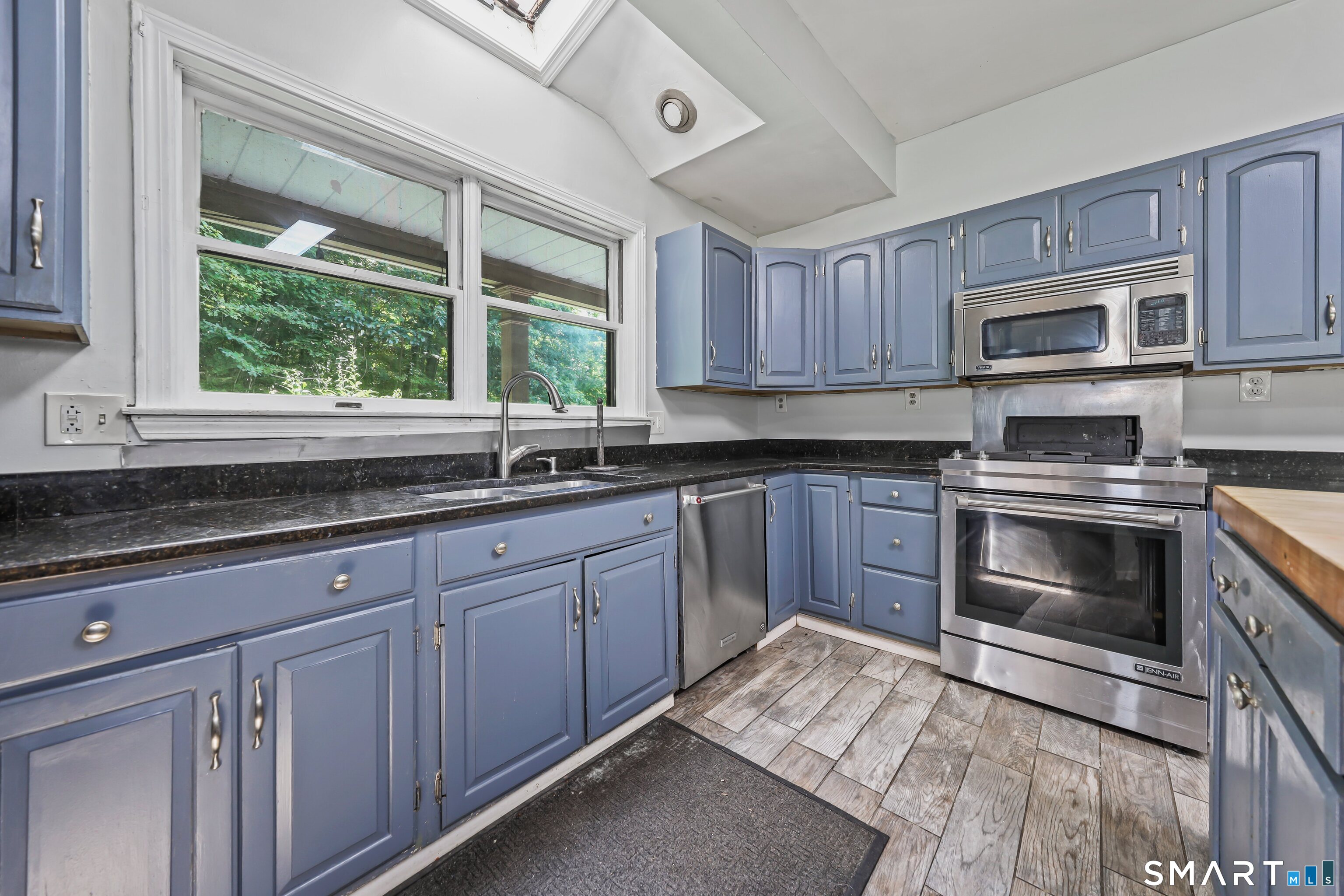 45 Carmel Road Bethany, CT 06524 - Photo 15 of 34