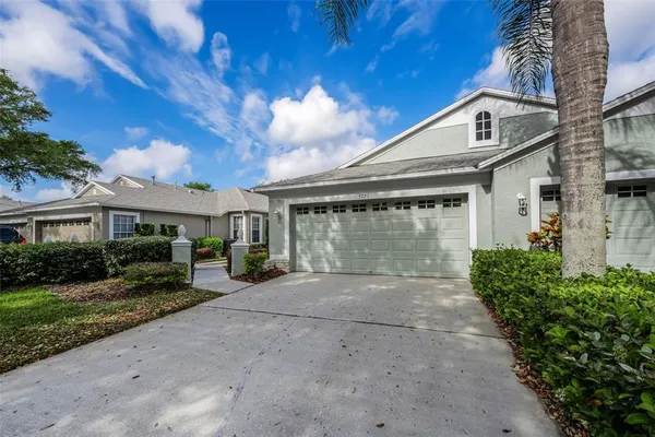 $398,000 | 5721 Heronpark Place, Lithia, FL 33547