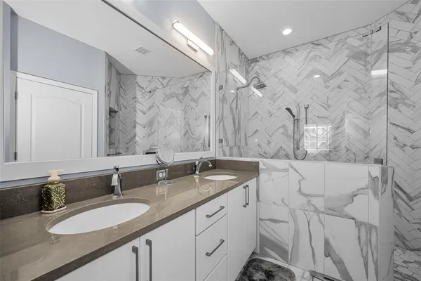 $398,000 | 5721 Heronpark Place, Lithia, FL 33547