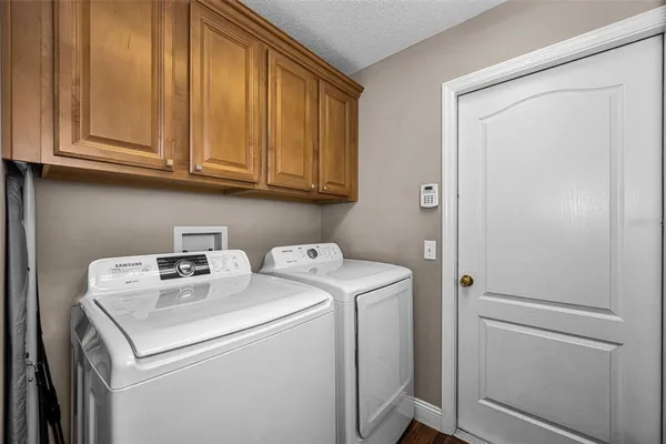 $398,000 | 5721 Heronpark Place, Lithia, FL 33547
