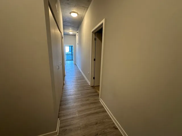 $3,000 | 235 West Van Buren Street, Unit 1804, Chicago, IL 60607