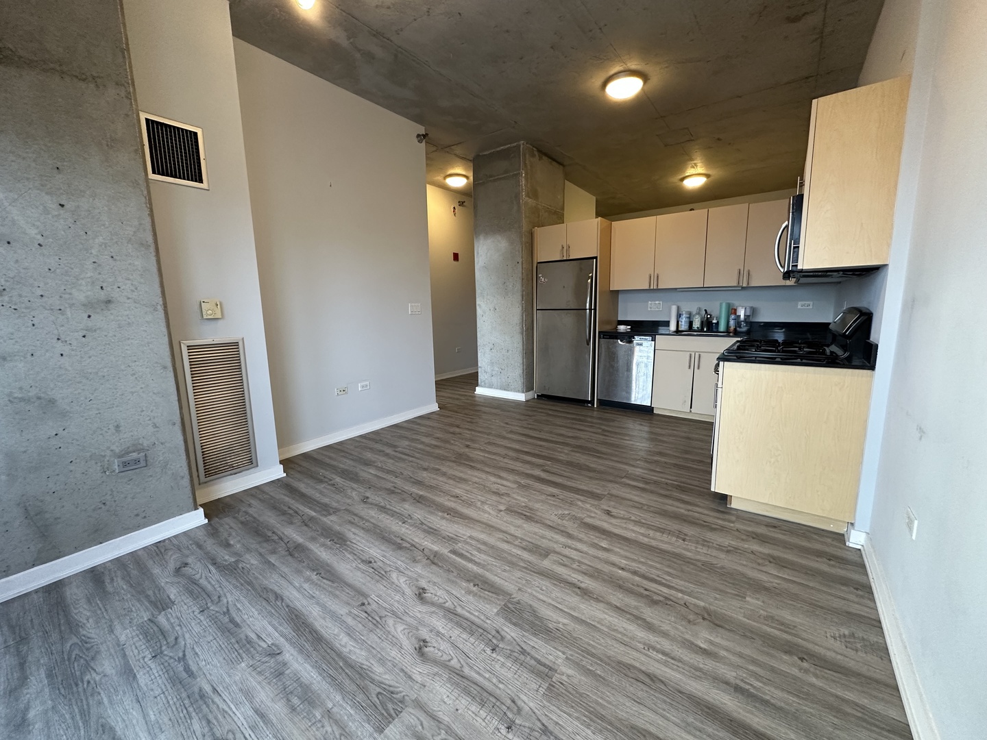 235 West Van Buren Street, Unit 1804 Chicago, IL 60607 - Photo 4 of 15