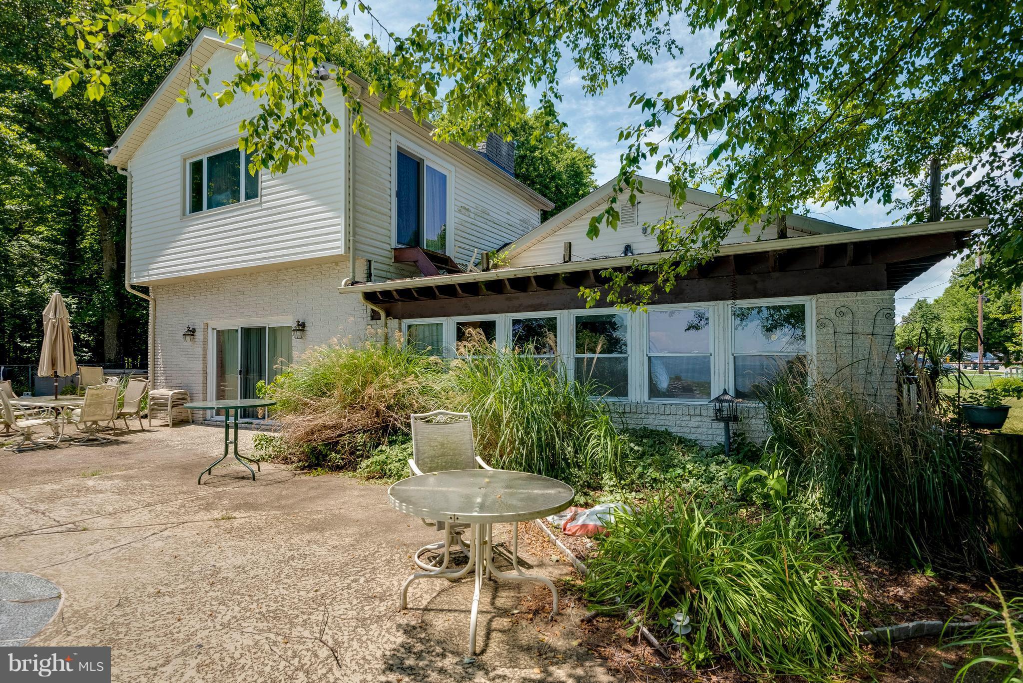 1587 Stuart Road Edgewater, MD 21037 - Photo 7 of 30 Plenty of windows to enjoy the views