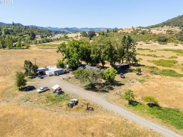 $475,000 | 308 Helweg Road, Winston, OR 97496