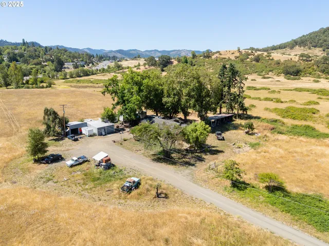 $500,000 | 308 Helweg Road, Winston, OR 97496