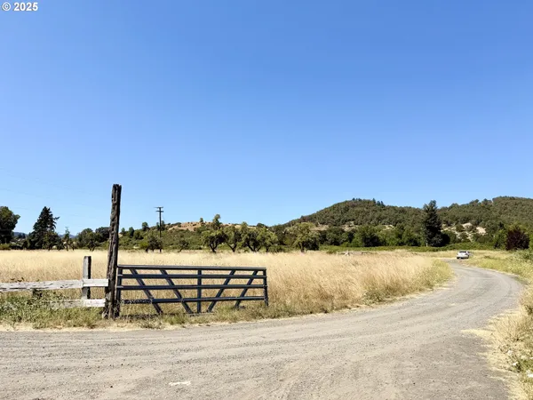 $475,000 | 308 Helweg Road, Winston, OR 97496