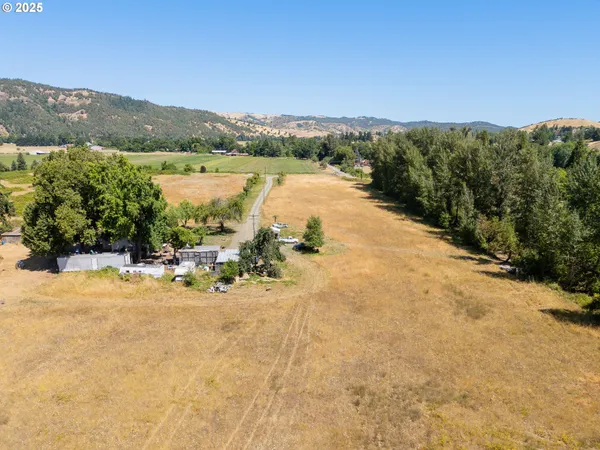 $475,000 | 308 Helweg Road, Winston, OR 97496