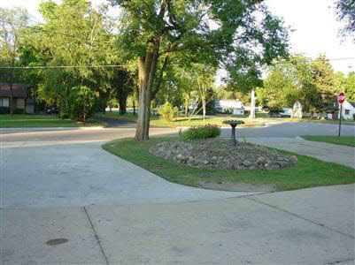 14072 Fenton Road Fenton, MI 48430 - Photo 4 of 5 20251005-3.JPG