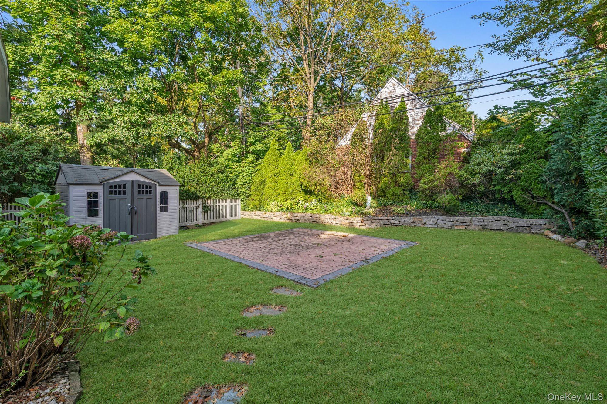 24 Summit Road Port Washington, NY 11050 - Photo 22 of 24 Gallery Image 22