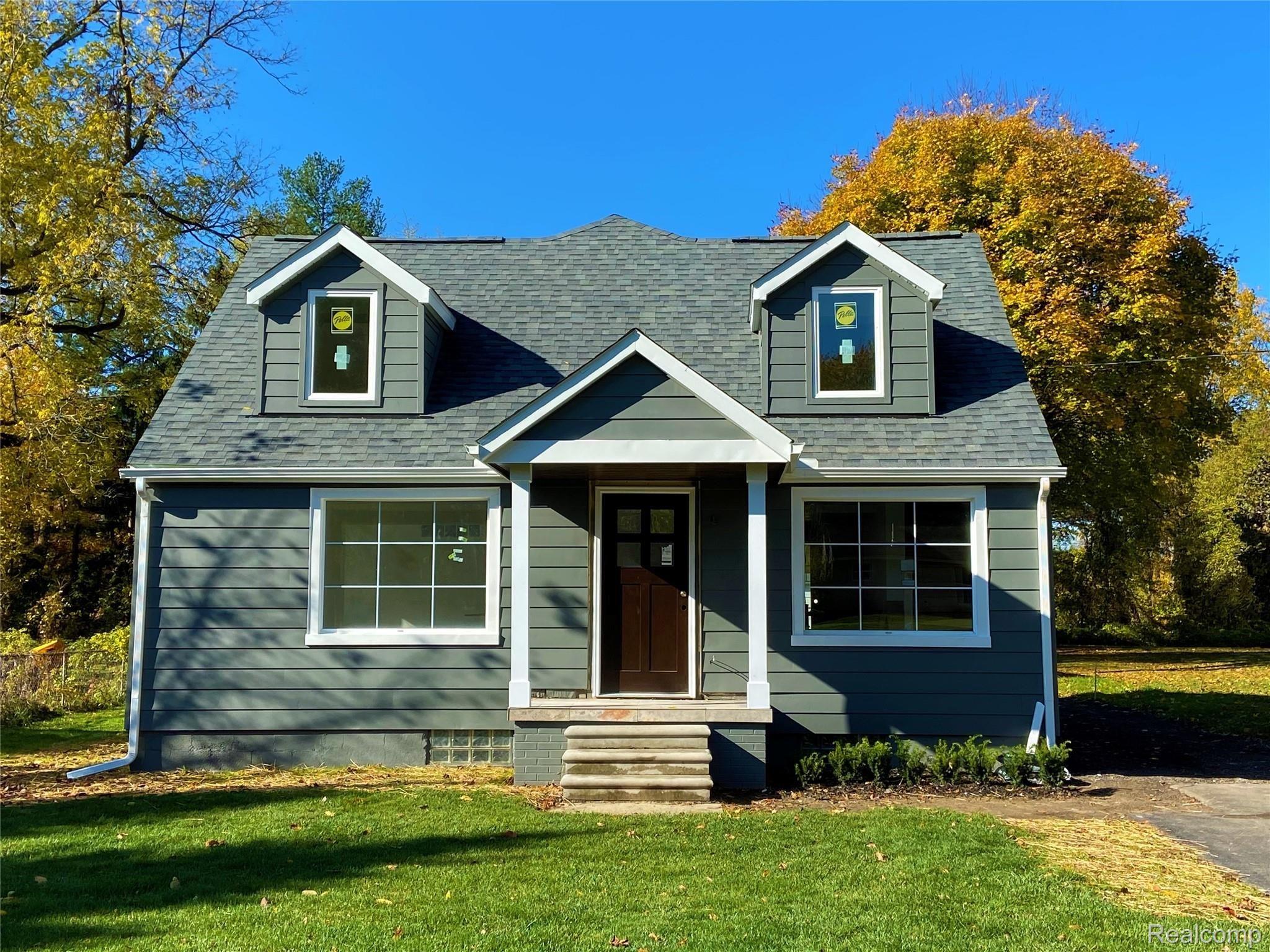 1175 Merry Road Waterford, MI 48328 - Photo 1 of 53 IMG_4633a.jpg
