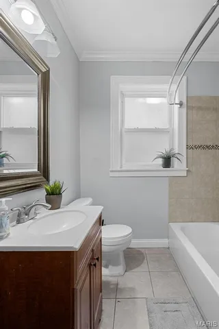 $2,700 | 7055 Dartmouth Avenue, Unit 1, University City, MO 63130