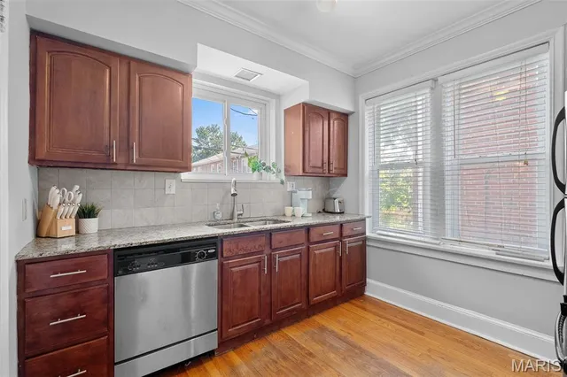 $2,700 | 7055 Dartmouth Avenue, Unit 1, University City, MO 63130