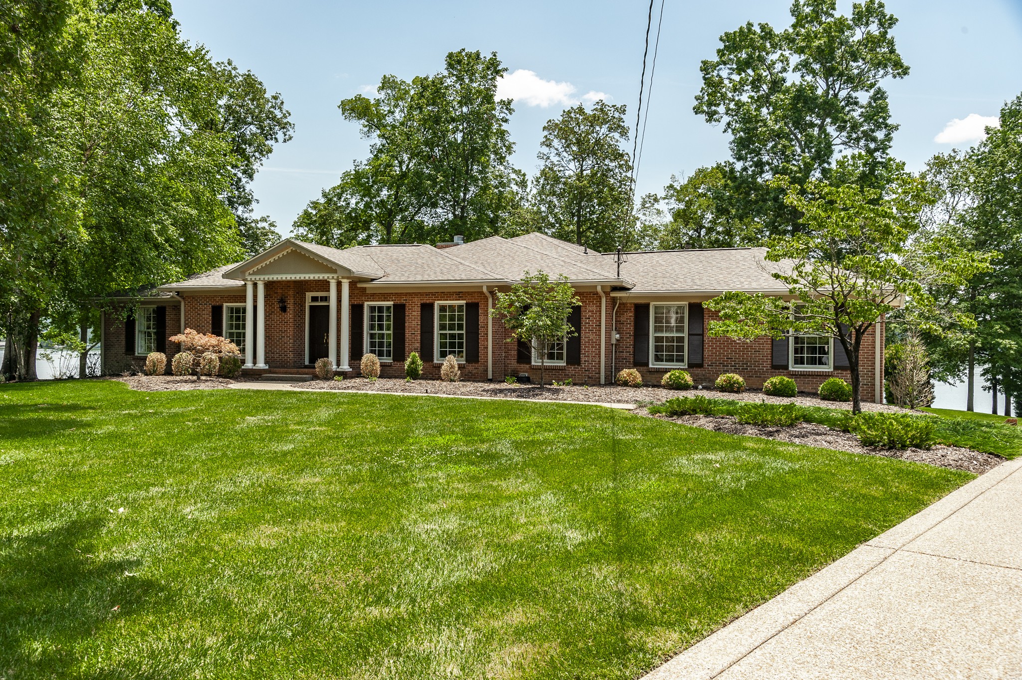 256 Hidden Lake Road Hendersonville, TN 37075 - Photo 4 of 70 Gallery Image 4